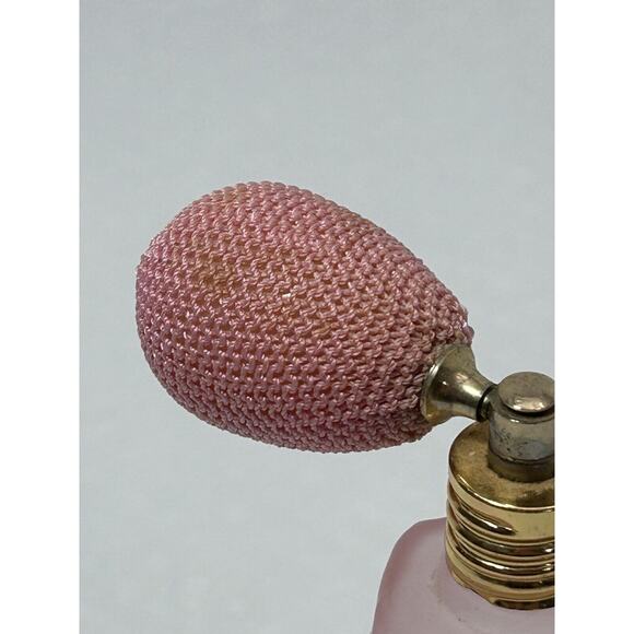 Vintage FROSTED Pink Glass Perfume Bottle Spray Atomizer w/ Pink Bulb Empty - Picture 10 of 12
